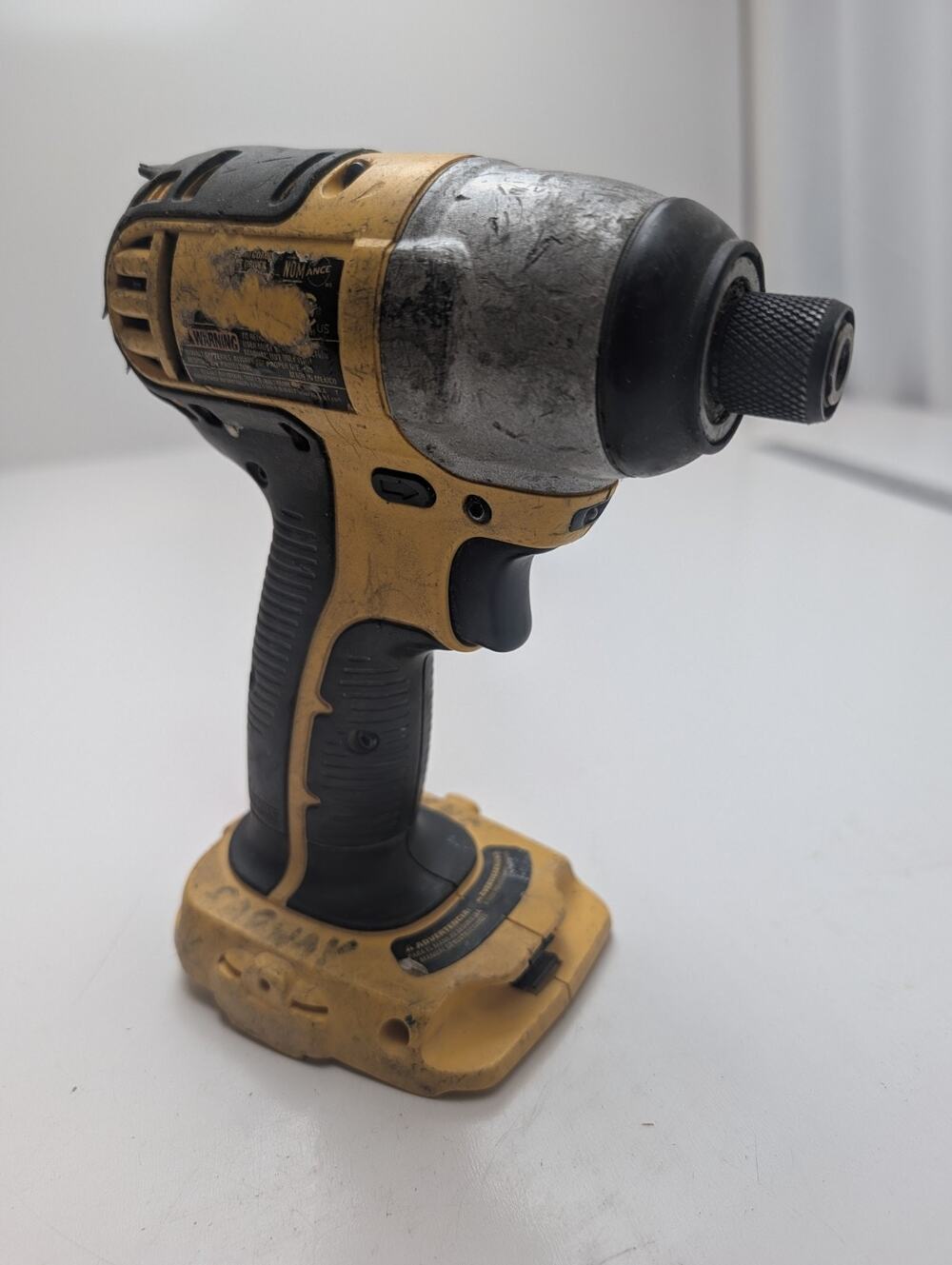 Dewalt DC825 18V Volt 1/4" Cordless IMPACT DRIVER Tool-Only No Battery